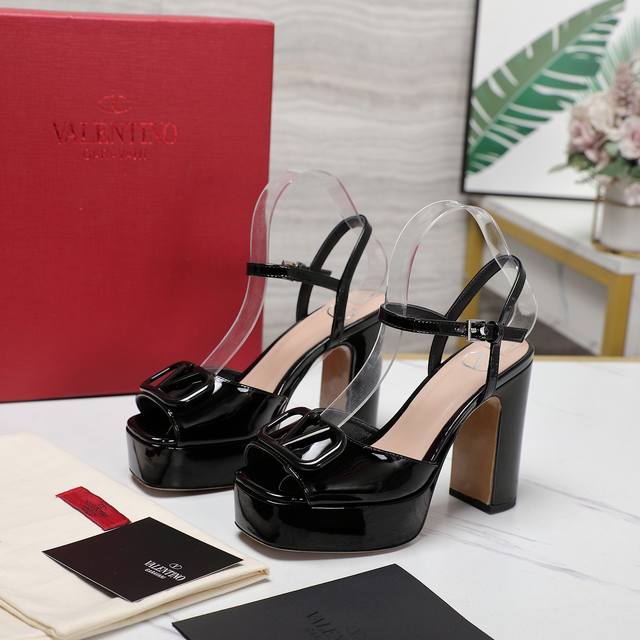Top-tier purchasing agent version of Valentino's newest model! SS's latest meta