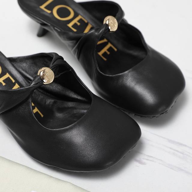Loewe 25Ss super soft and fluffy ballet flats This Pebble Soft is an elegant com