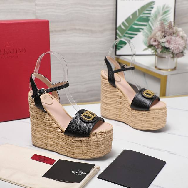 The highest version Early spring counter catwalk style is updated simultaneousl