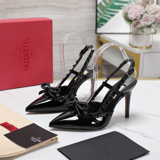 The highest version Valentino Paris Fashion Week Spring/Summer show model new Va