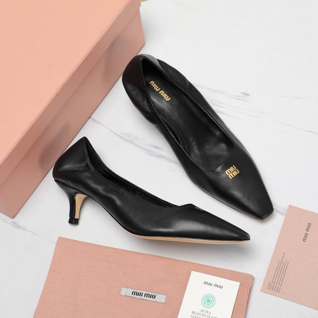 Miumiu catwalk style New spring and summer Soft wrinkled low heel small square t