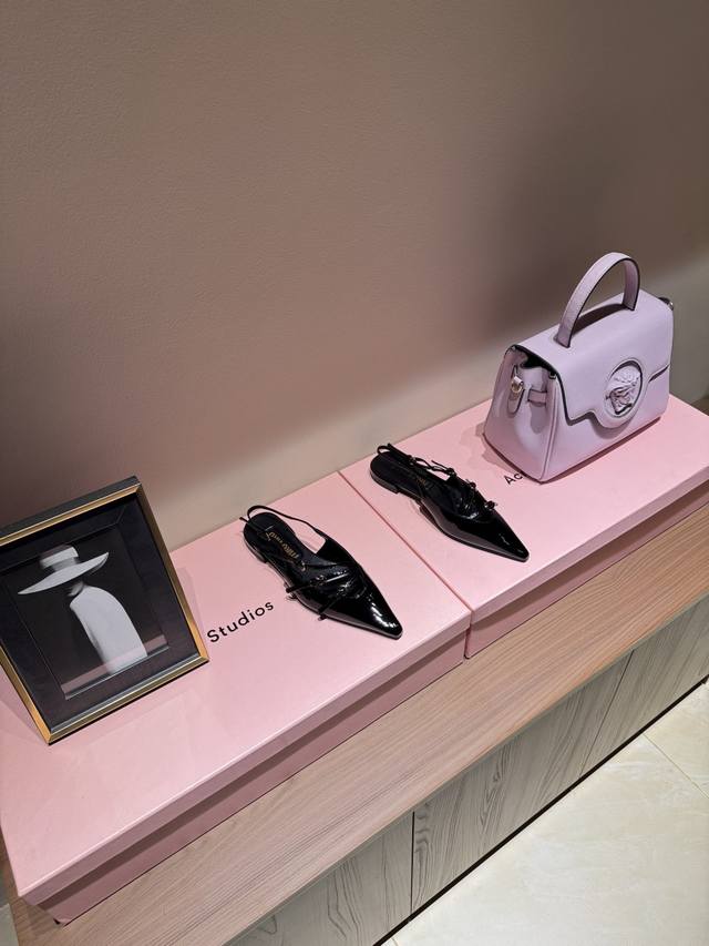 Miu Miu flat sandals* 25 Early fall hot item, the same style worn by Zhang Yuany