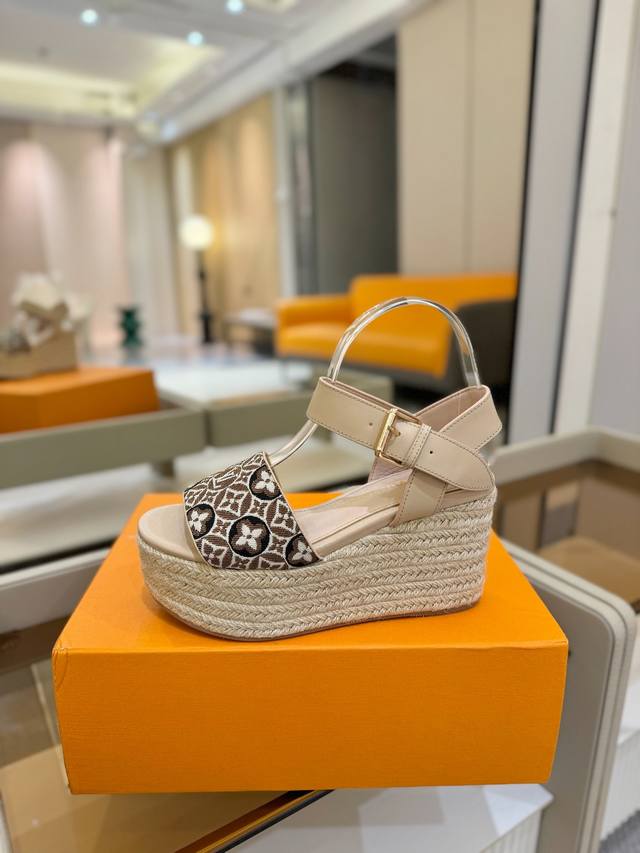 Price P: LV catwalk-style thick-soled hemp rope sandals Original Hong Kong mode