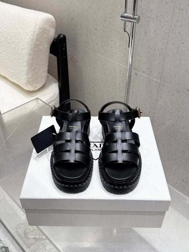 Premium Edition Prada's latest 2025 Spring/Summer sandals are lightweight, comfo
