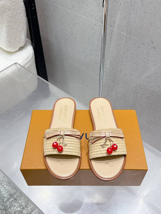 Top-of-the-line Louis Vuitton 25 Ss flat slippers, the latest from Louis Vuitton
