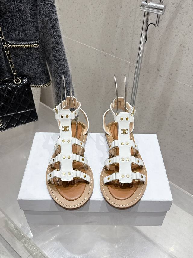 Celine 25Ss new sandals. This season's Celine has made me fall in love with them