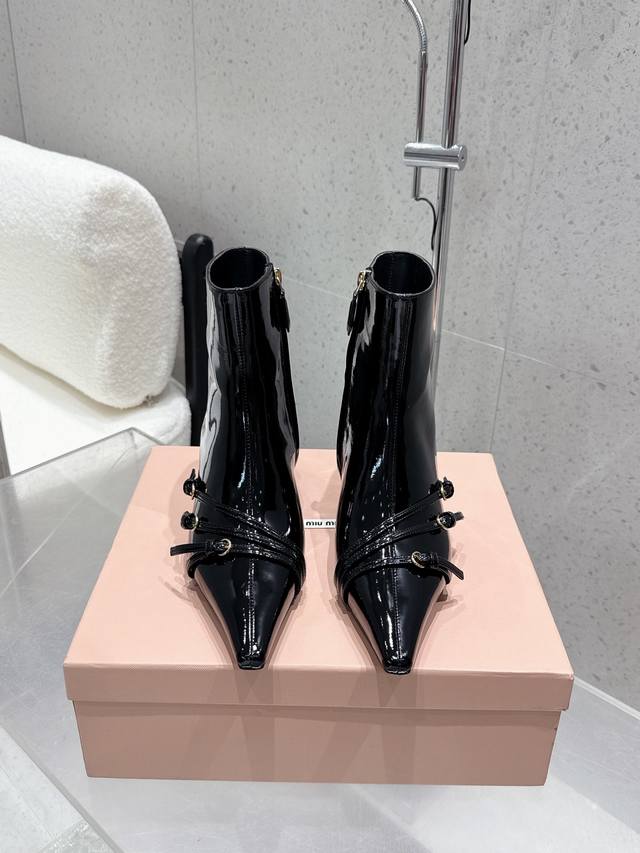 Short boots Miumiu Miu Miu 25Ss autumn and winter new style stiletto heel small