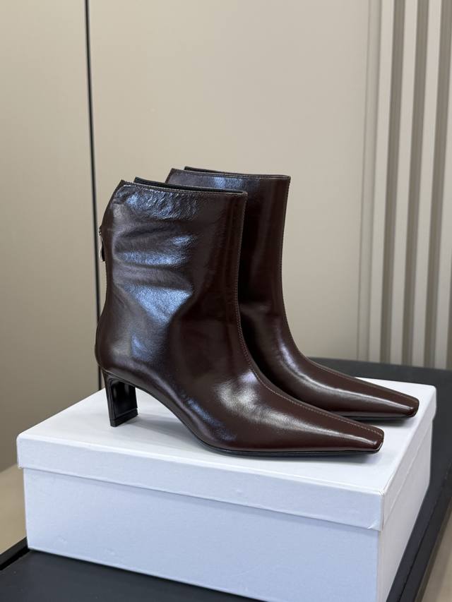 Top quality Khaite 25 autumn and winter new short boots Small square toe and kit