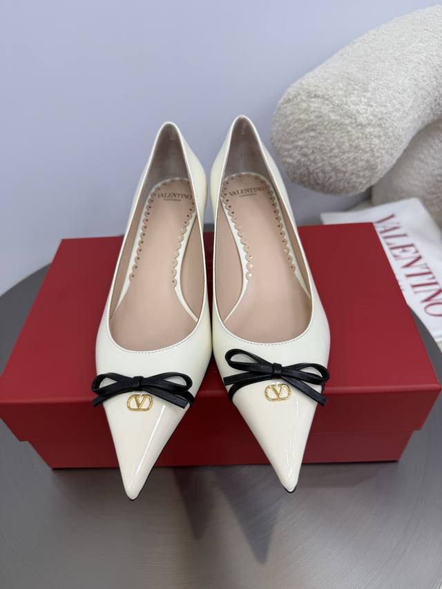 Dongguan-made Valentino bow-knot pointed high heels | Single shoes Original purc
