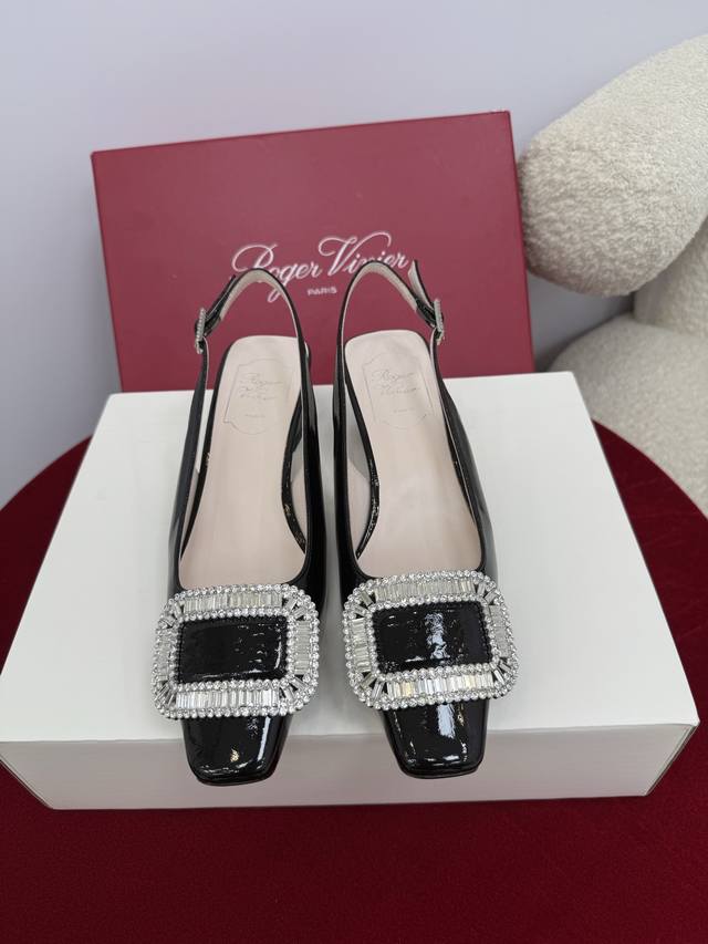 Top qualityRoger Vivier Fw25 Mew Arrival~RV Classic Series | Crystal diamond buc