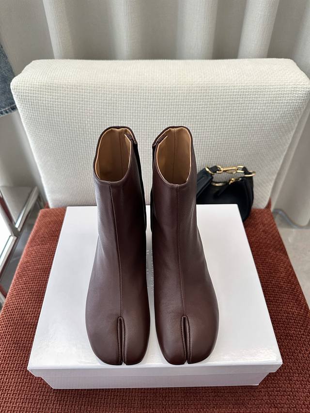 Dongguan-made * * Super-hot Tabi lambskin split-toe boots | Original purchase an