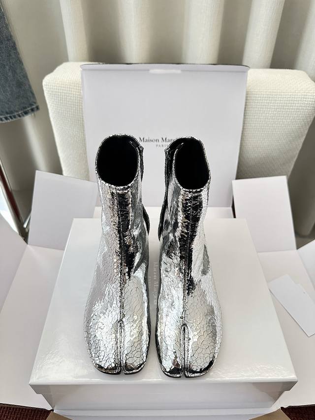 Dongguan-made * * Super popular Tabi lambskin split-toe boots | Original purchas