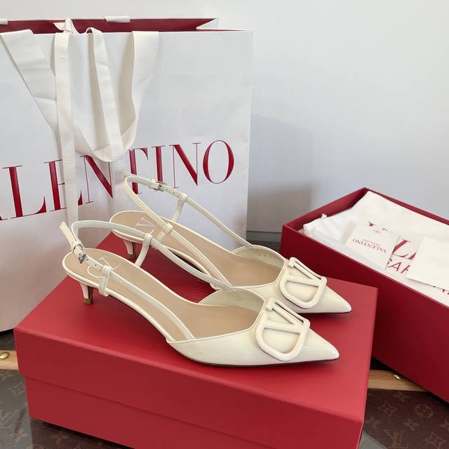 Dongguan-made Valentino Pointed-Toe High Heels | Sandals DDD. Authentic and affo