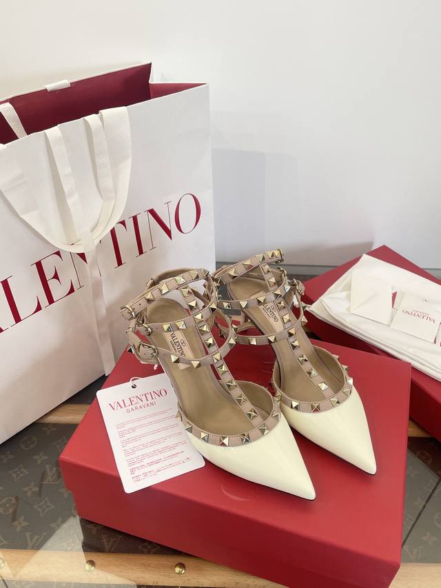 Dongguan-made Valentino pointed high heels series | Sandals Original purchase, p
