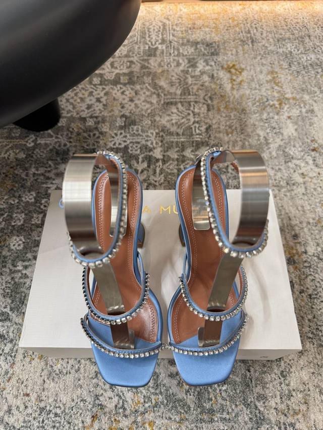 Fashionable catwalk style,