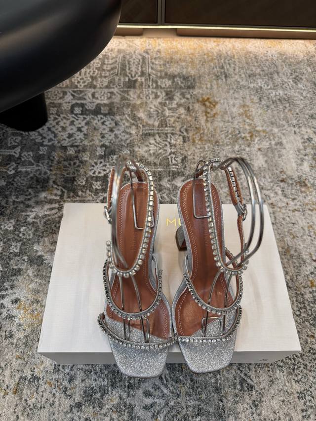 Fashionable catwalk style,