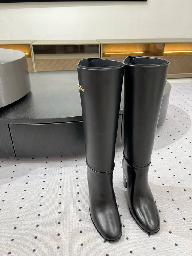 New product release Fabric: Cowhide Lining: Sheepskin Sole: Cowhide Elegant sty