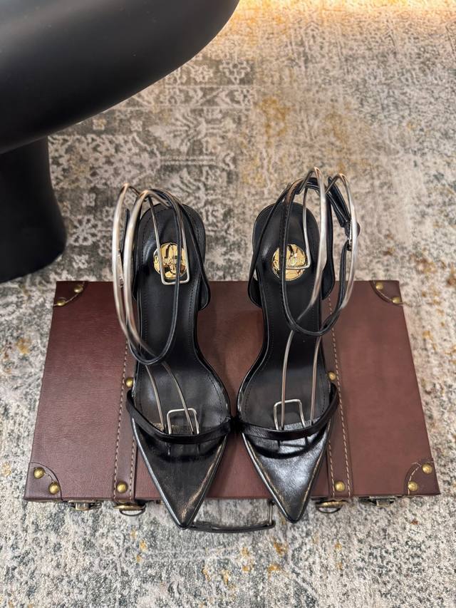 25 New arrivals! Who can resist YSL high heels? These men-slaying shoes are so s