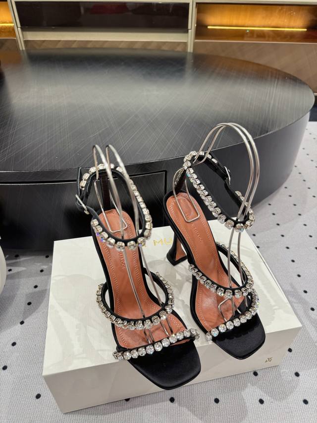 Fashionable catwalk style,