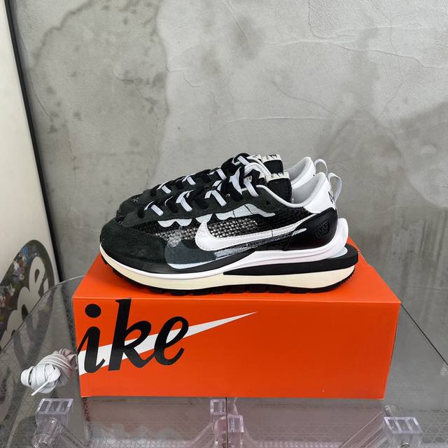 Sacai x Nike top version 36-46 size DDD