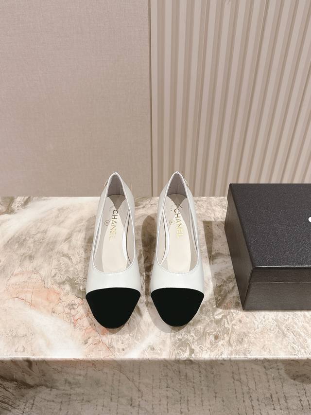 Flat! Mid heel! High heel 225 *Chanel's new summer collection, featuring a fairy