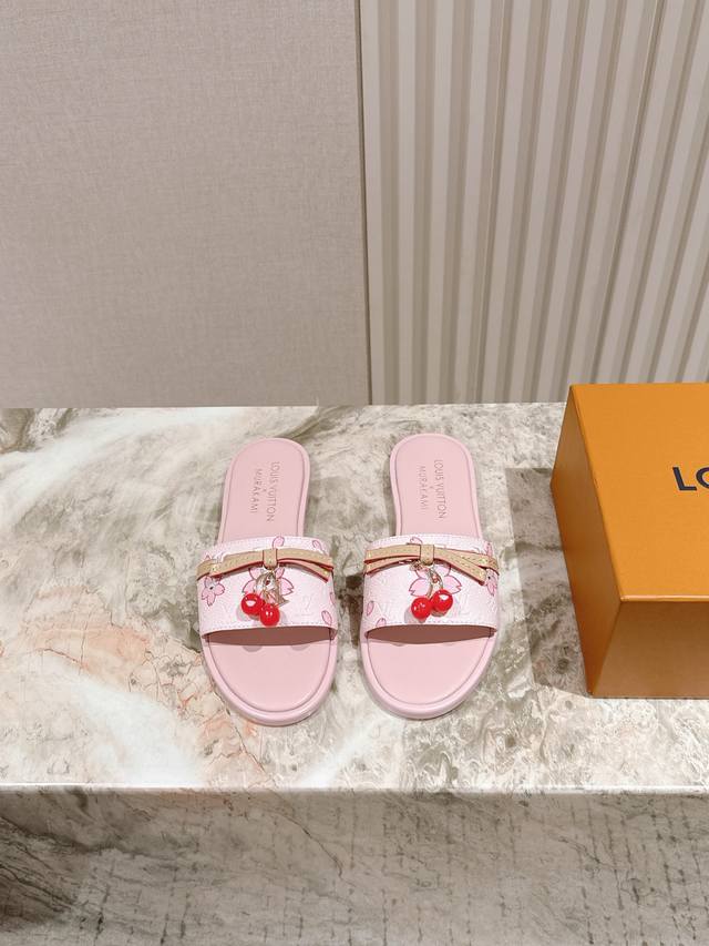 225 LV's early spring new arrivals~LV spring/summer slippers are absolutely stun
