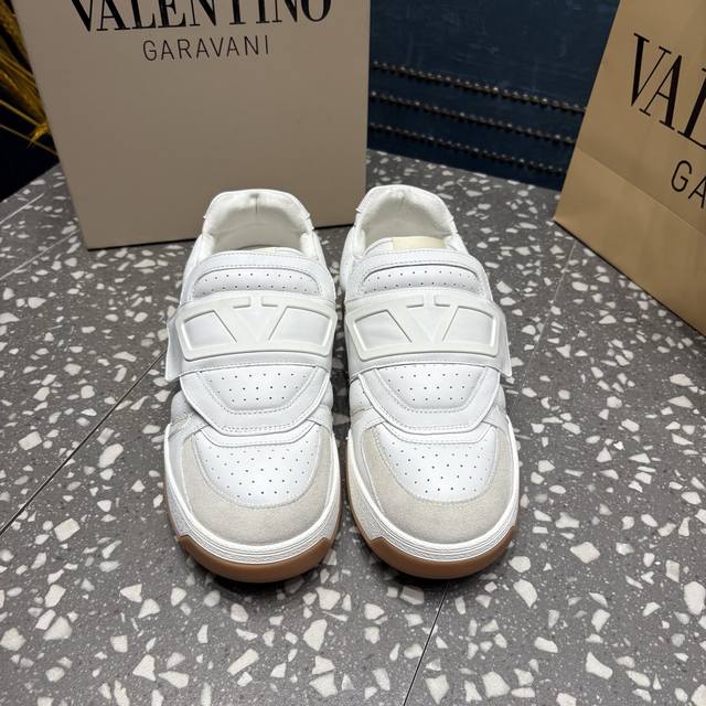 Valentino new counter Absolutely the highest quality, instantly beat the market