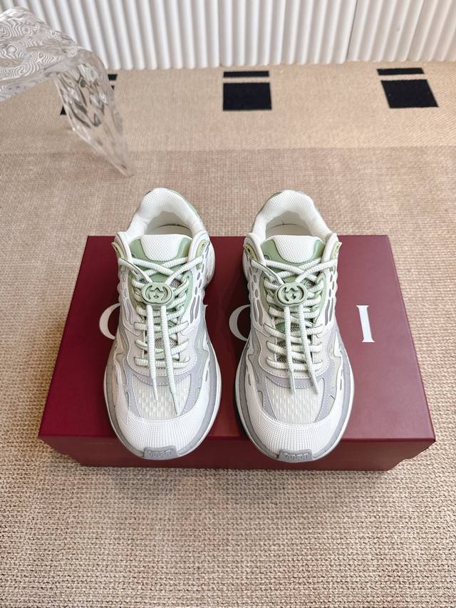 Gucci 2.0 Women's SneakersThe Gucci 2.0 sneaker features a reimagined take on th