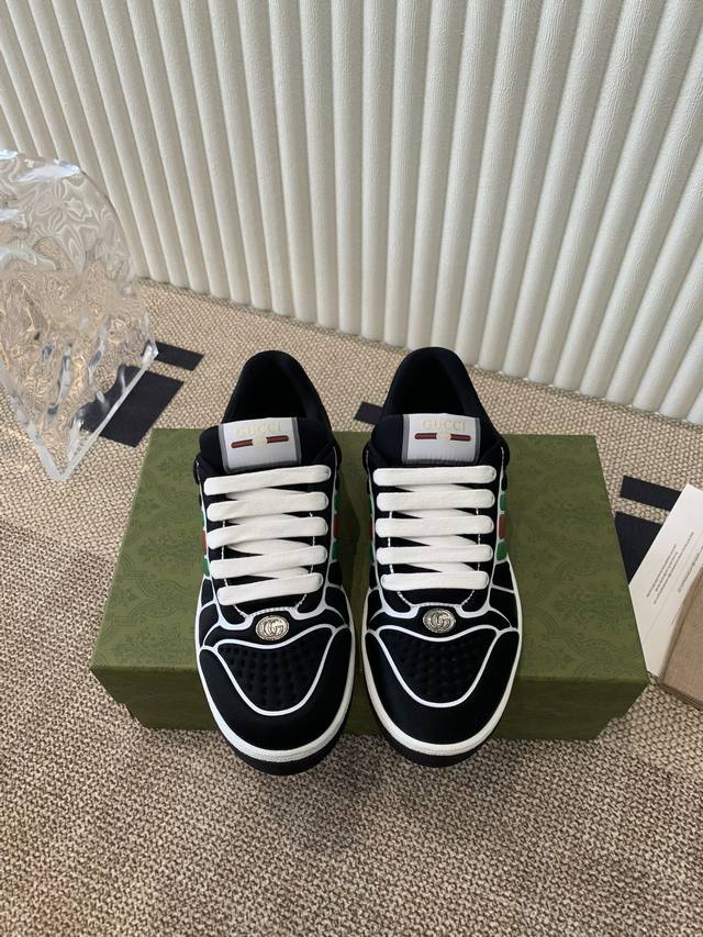 Gucci This piece from the Gucci Lido collection is inspired by the summer vibes