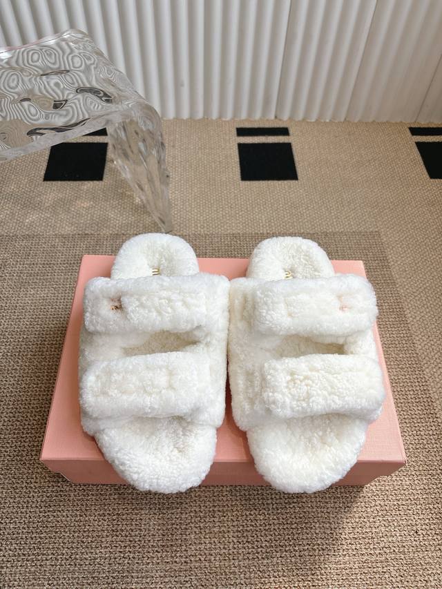 Miumiu Miu Miu furry sandals, new spring/summer 2025 models The unique color-bru