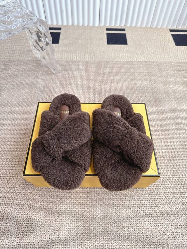 Fendi's new fall/winter furry slippers, DDD, are a hit! Authentic, original, and