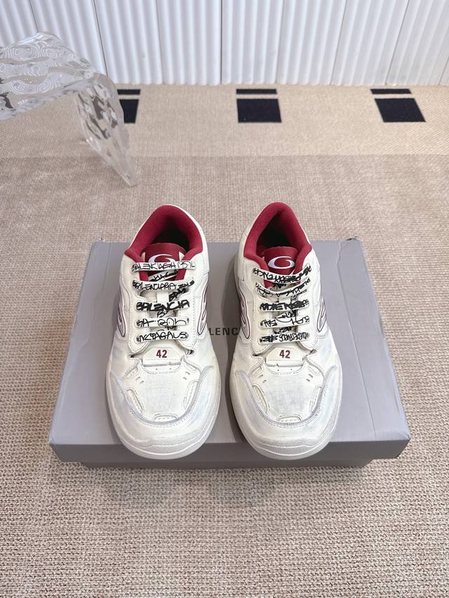 Balenciaga Winter 25 Fall/Winter Hamp Tons Sneakers DDD. Under the creative geni