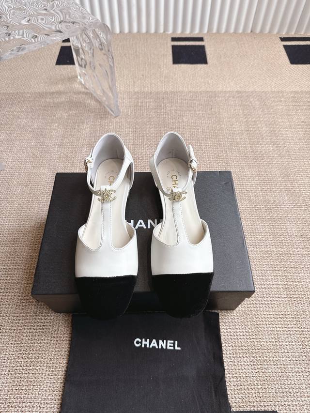Chanel 25Ss Spring/Summer Hollow Sandals - I was captivated at first sight! Styl
