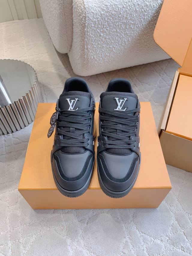 Unisex Louis Vuitto* Nigo Trainer limited edition. The simple figure drawing on
