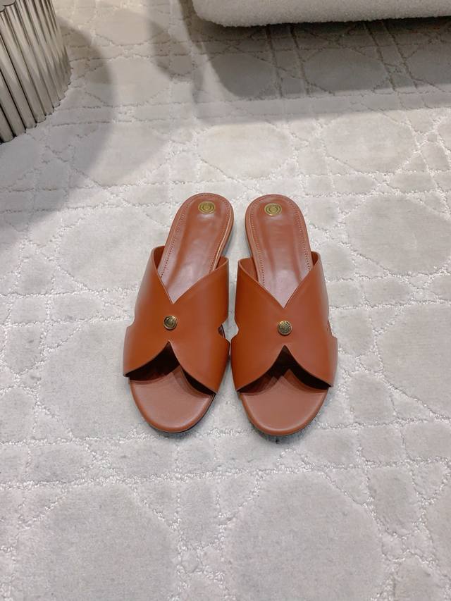 Loro Pian* Lp's new wedge-heeled high-heeled sandals (DDD) are simple and stylis