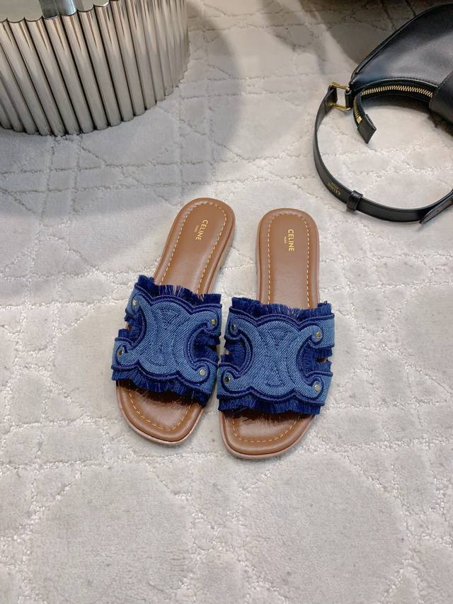 Celin*'s new denim flat slippers are so pretty! The denim fabric is so cool, giv