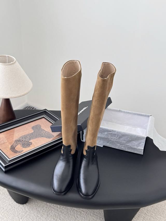Chanel 25K new chain rider boots A timeless classic and a perennial wardrobe sta