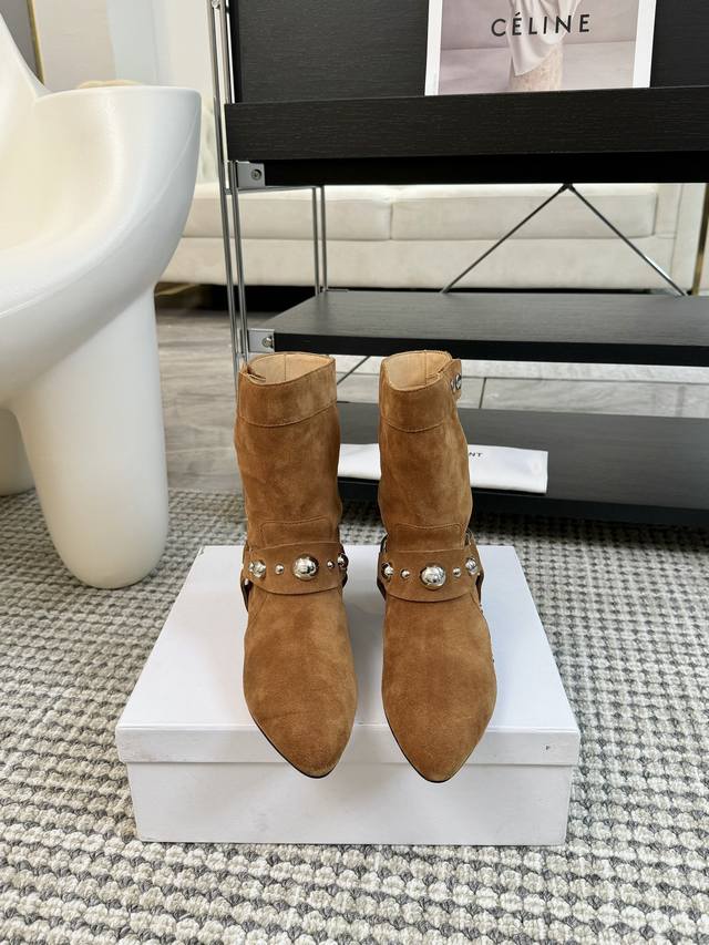 Isabel Marant Aw Fall/Winter Classic Retro Ankle Boots DDD. Western-inspired bar