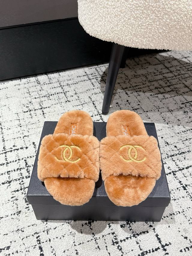 Chanel Xiaoxiang 25Ss autumn and winter new double C fur slippers This fur slipp