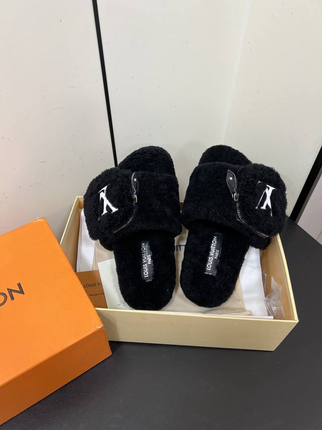 Louis Vuitton Ss 25 New Arrival~ Louis Vuitton's Autumn/Winter 25 flat wool wall