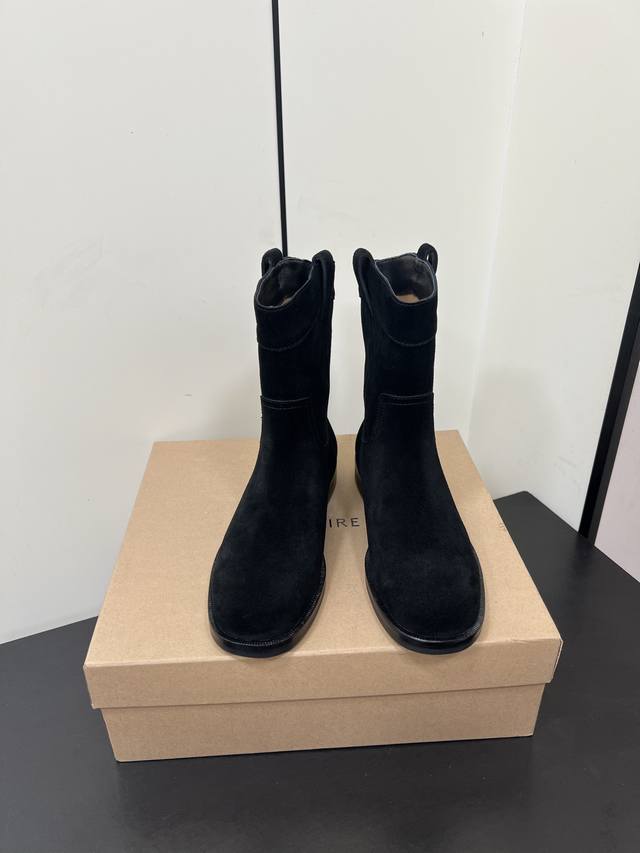 Lemaire 25Ss autumn/winter new models are minimalist and casual, understated and