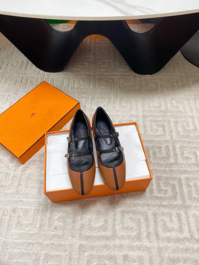 Hermes' latest spring and summer Kelly buckle fashion shoes DDD, paired with the