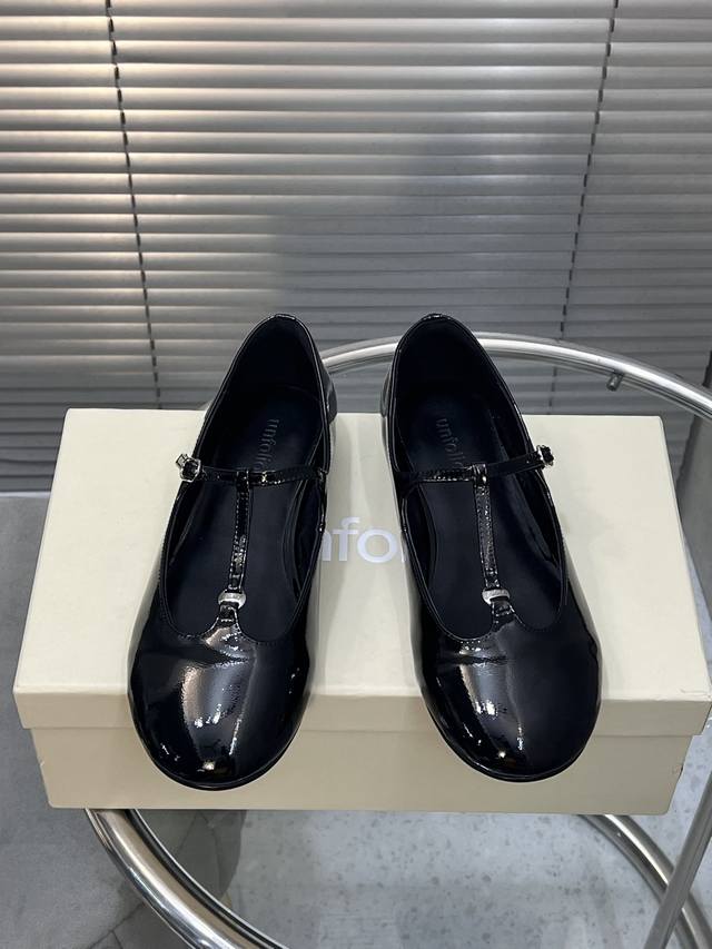 Factory Unfolio niche brand early autumn new buckle T-strap Mary Jane shoes rou