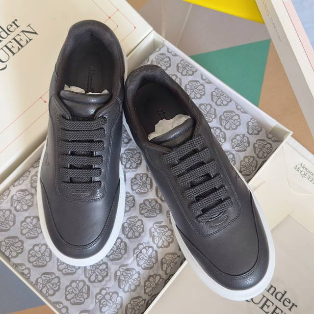 Premium Edition: Couple's Style Alexander McQueen couple's casual sneakers, whit