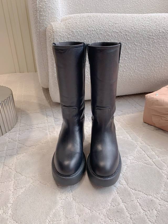 Frosted leather surface Miu's new thick-soled knight boots are super comfortable