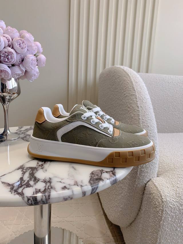 Top version Louis Vuitto* new men's casual shoes, comfortable and lightweight or