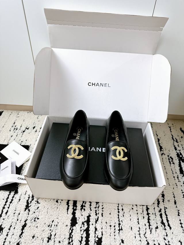 New arrival, DDD, double C buckle, versatile flat loafers, a must-have for godd