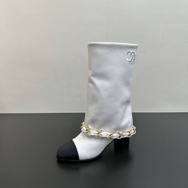 Chanel Chanel Petit Chanel 25K Fall/Winter Block-Heeled Boots with Chains DDD. T