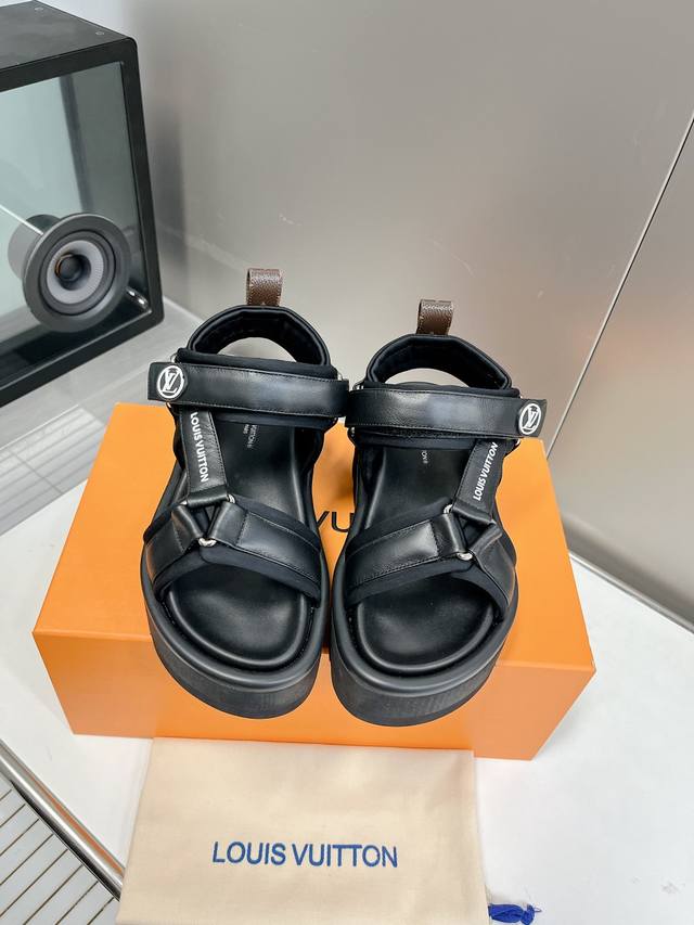 Lv Sandals, Lvjia 25, the latest high-end, fashionable, versatile sandal. Perfec