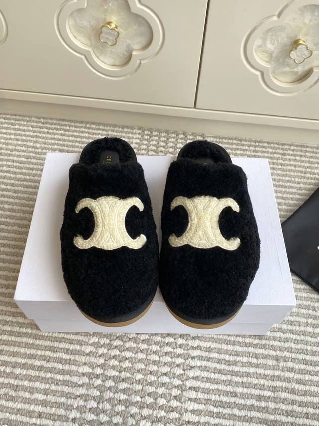 Celine's new Arc de Triomphe closed-toe thick-soled furry slippers feel like wal